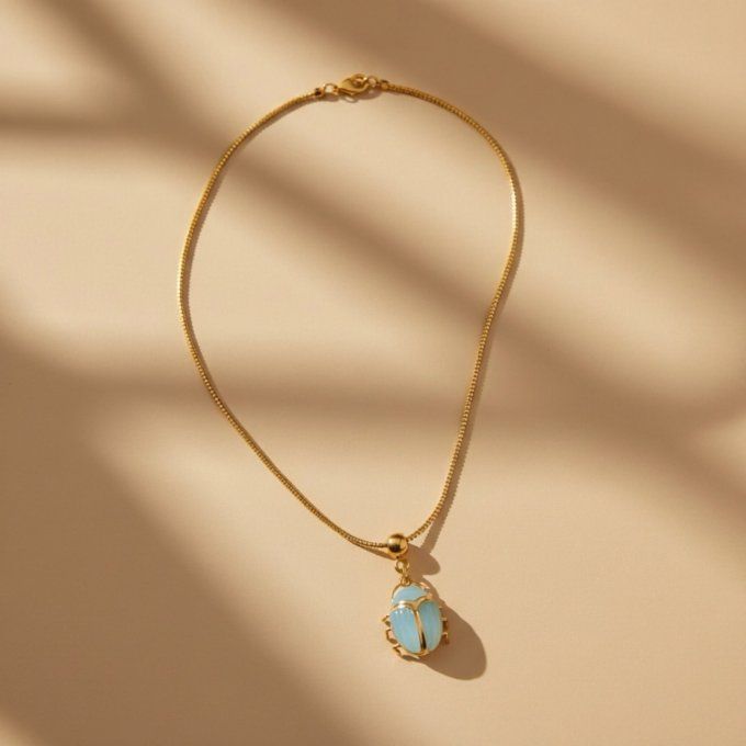 Collier Scarabée Calcédoine d'eau
